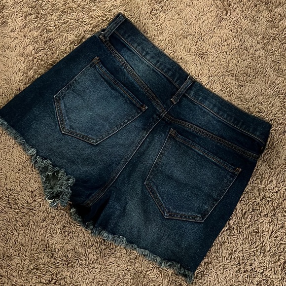 Blue Jean shorts - Picture 3 of 3